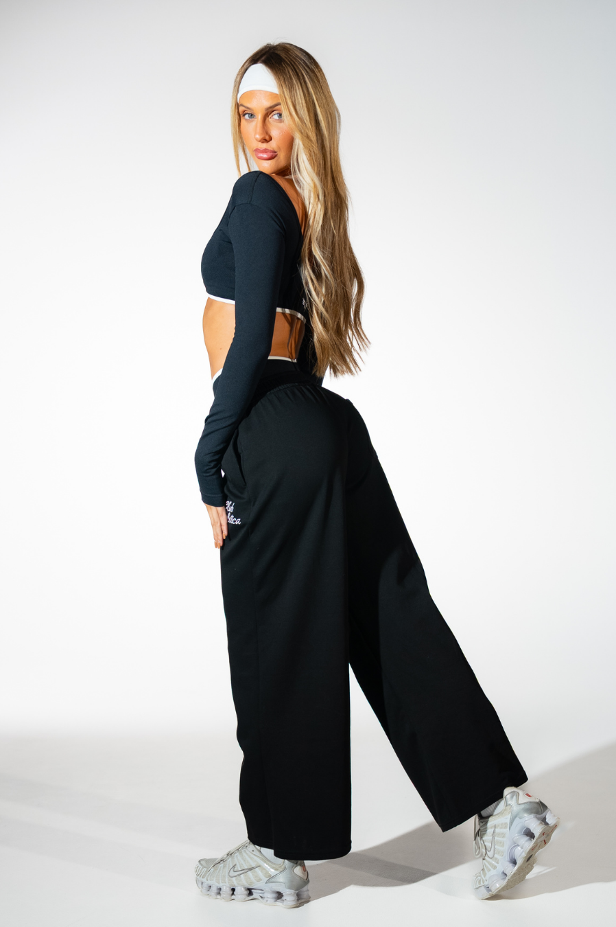 Club Athletica Impact Sculpt Seamless Long Sleeve Crop Top Black