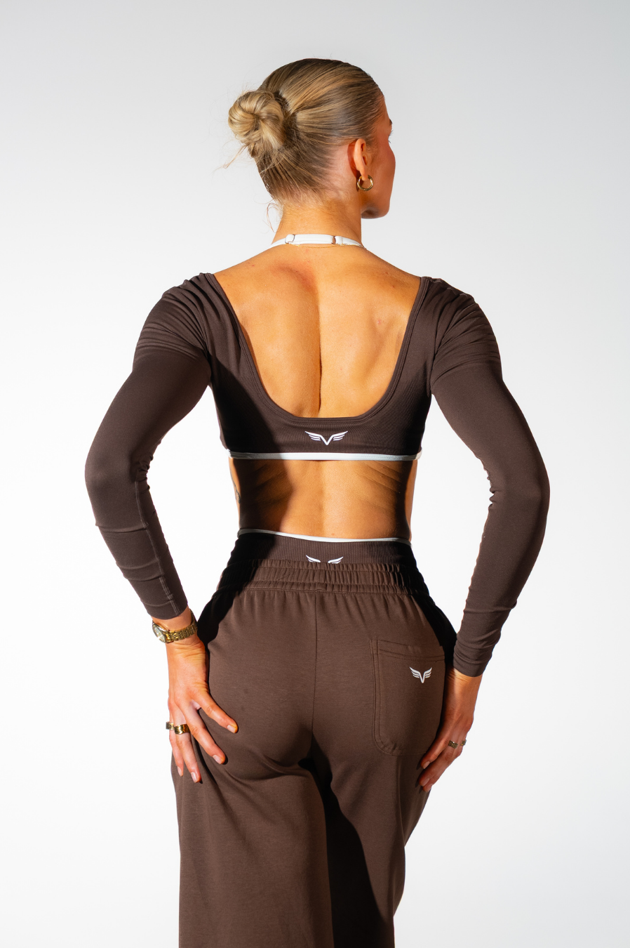 Club Athletica Impact Sculpt Seamless Long Sleeve Crop Top Espresso Brown