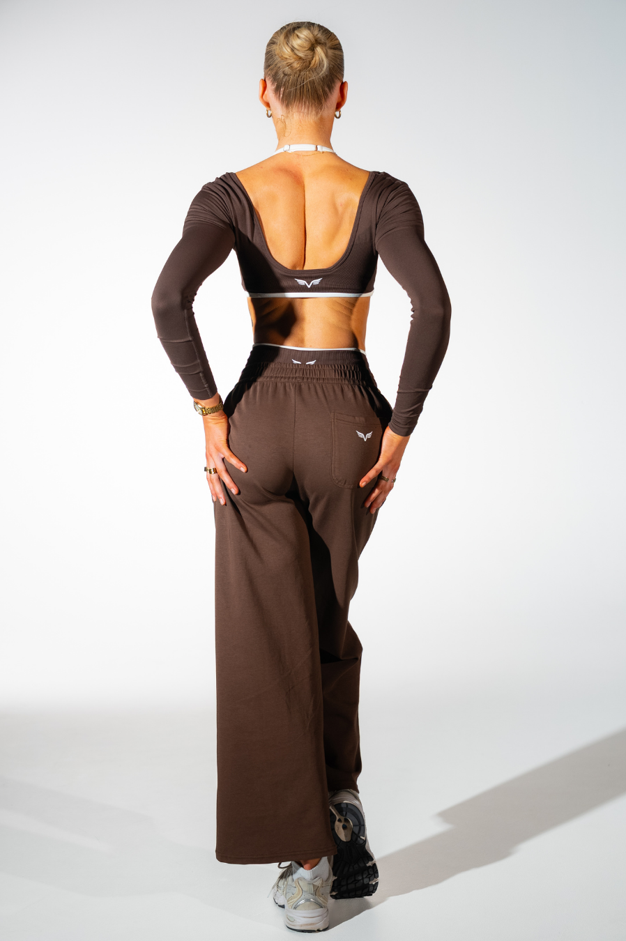Club Athletica Impact Sculpt Seamless Long Sleeve Crop Top Espresso Brown